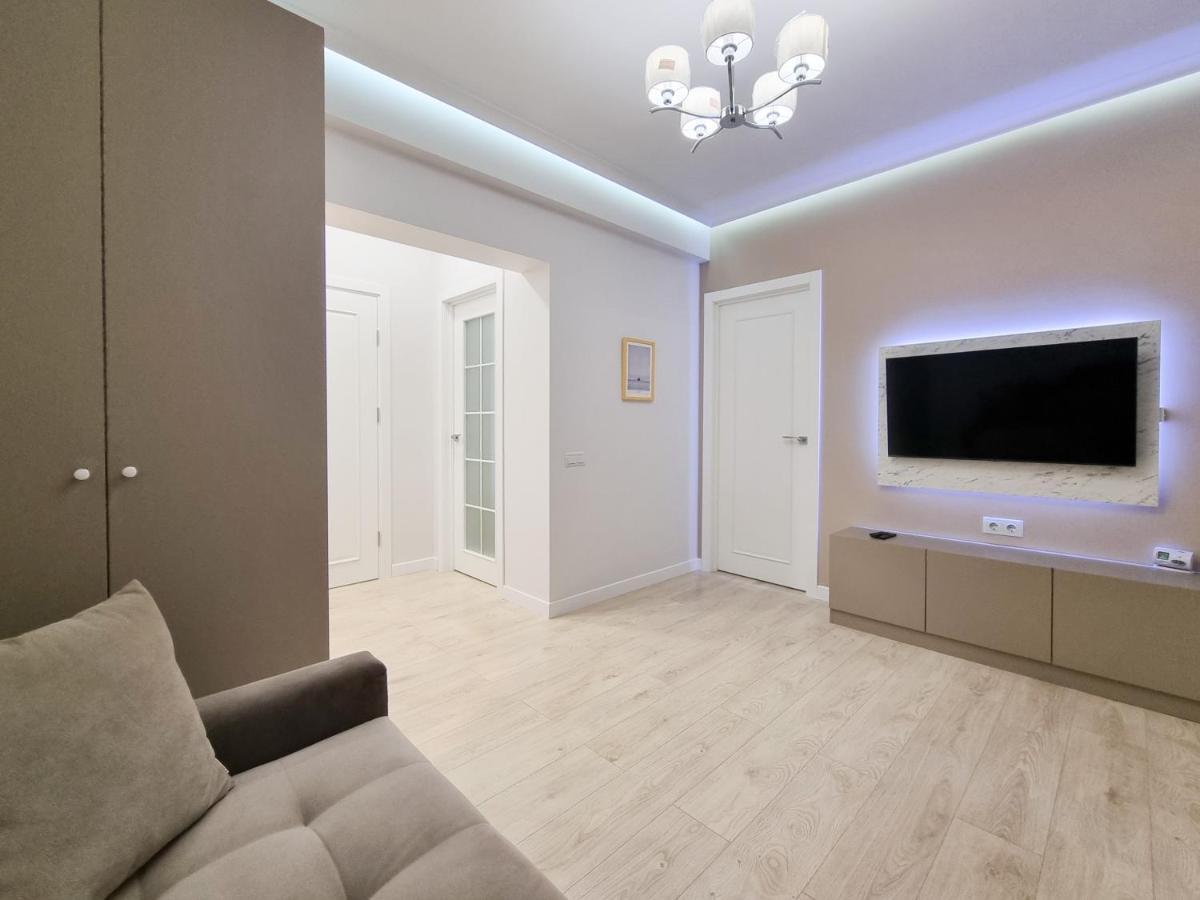 Botanica, 1 Bedroom Apartment With Living Chisinau Bagian luar foto